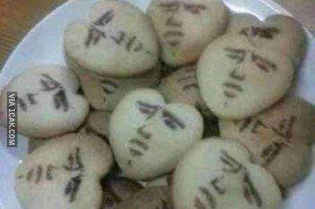 10 Potret Lucu Kue Lebaran yang Bakal Mengocok Perut Kamu, Kocak Abis!