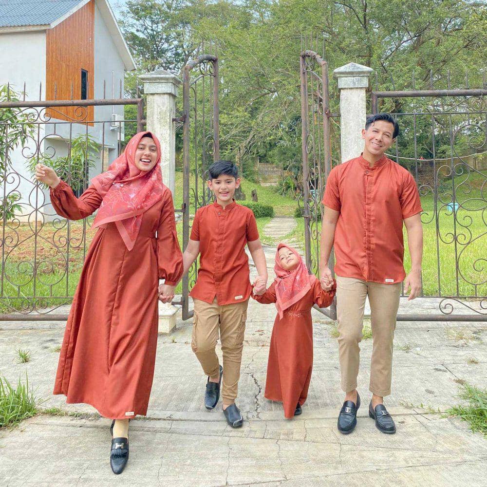 Fairuz dan keluarga (instagram.com/fairuzarafiq)
