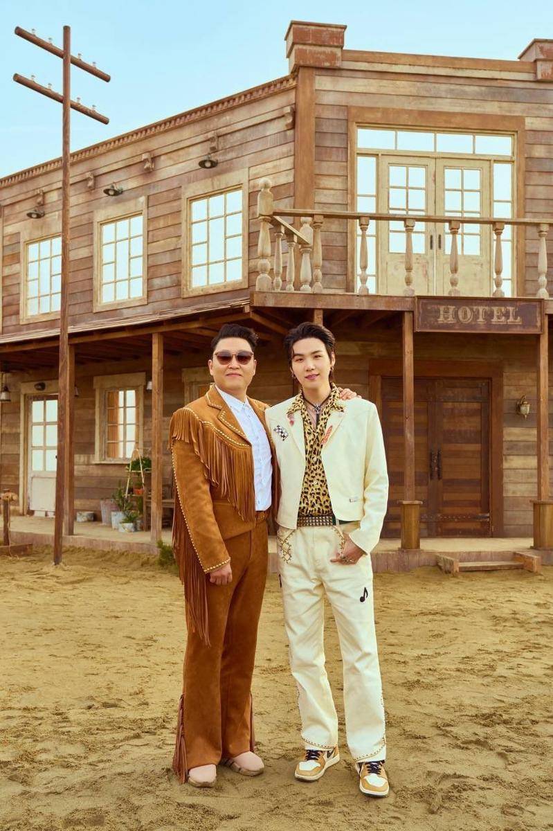 PSY dan SUGA (twitter.com/psy_oppa)