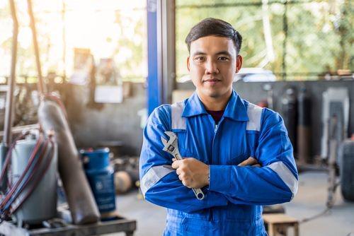 Usaha Bengkel Motor: Persiapan, Jenis Jasa Servis, dan Tips Sukses