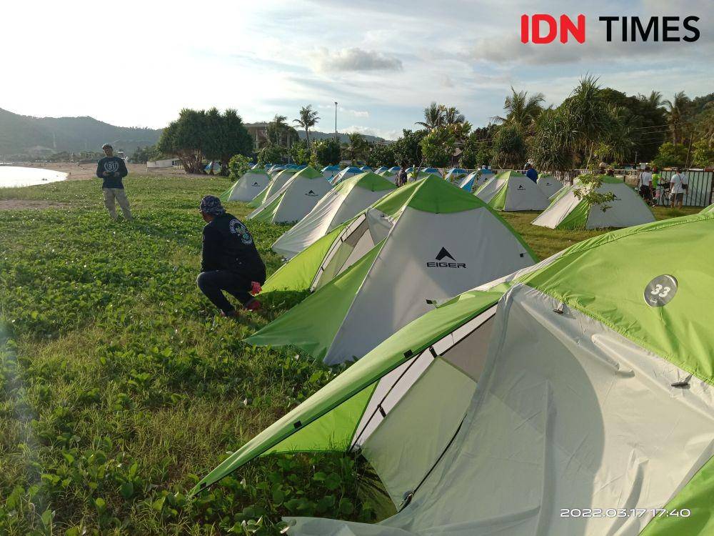 Camping ground disiapkan di Mandalika akibat hotel yang penuh saat gelaran MotoGP (IDN Times/Muhammad Nasir)