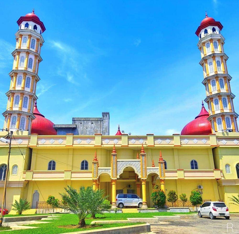 potret Masjid Agung Baitul Makmur (instagram.com/rahmattrisnamal)