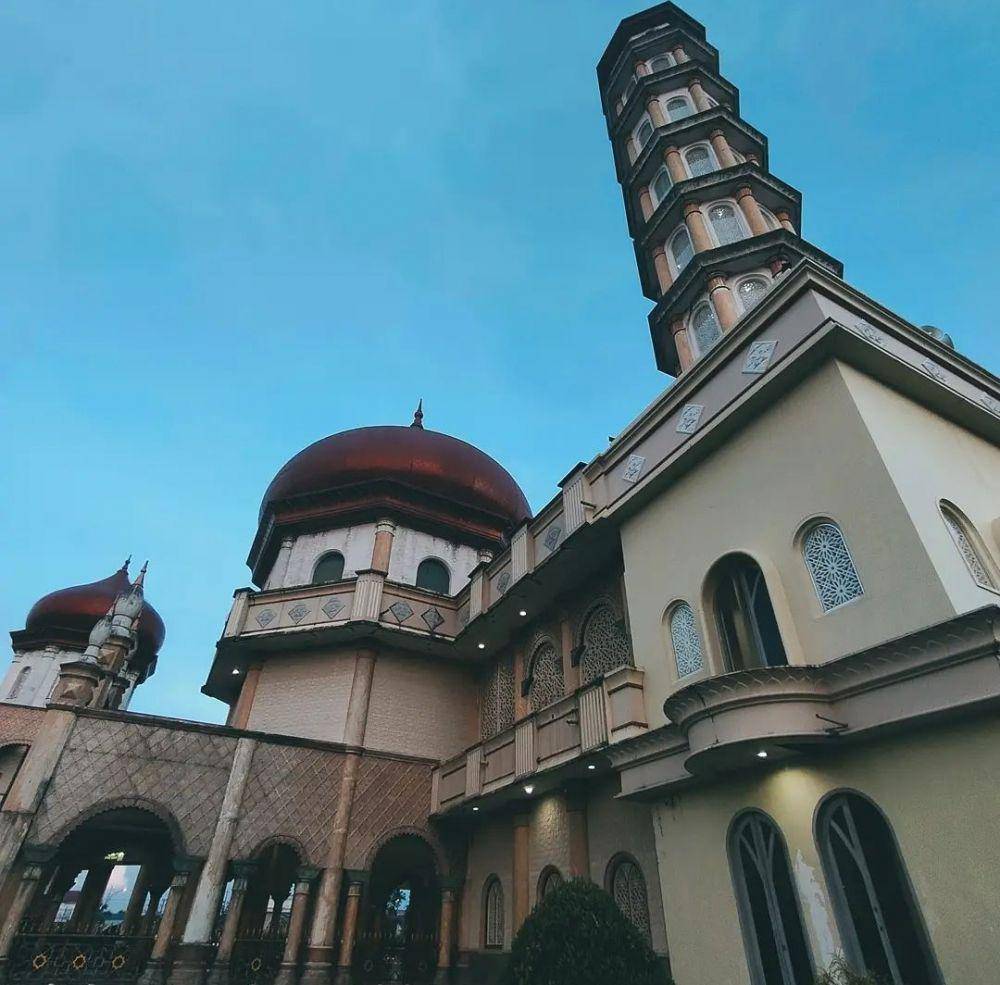 potret Masjid Agung Baitul Makmur (instagram.com/putriagussilvia)