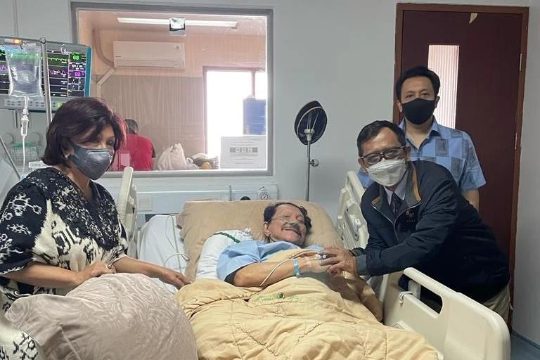 Jenguk Hendropriyono, Mahfud: Ya Allah, Sembuhkan Penyakit Seniorku