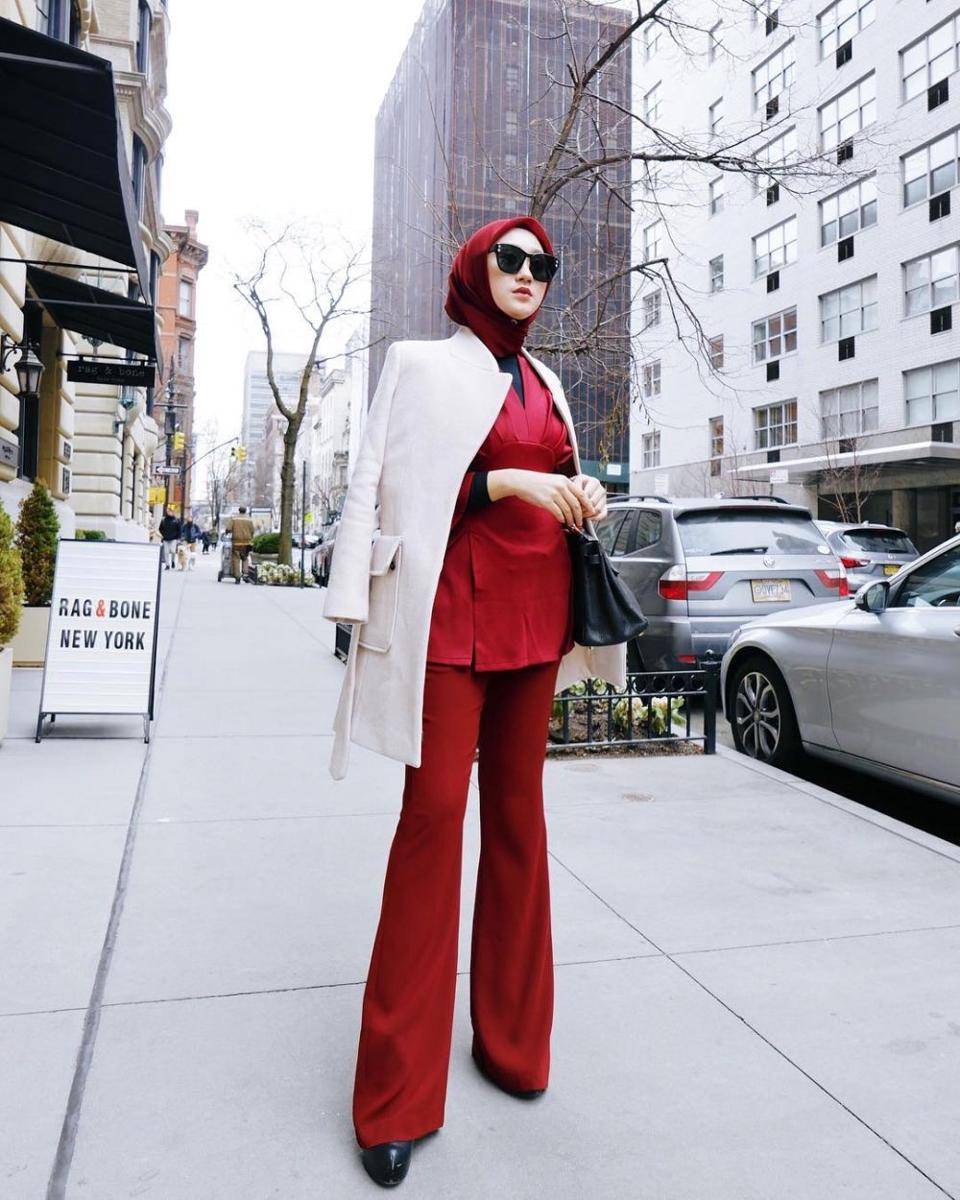 Office look ala Dian Pelangi (instagram.com/dianpelangi)