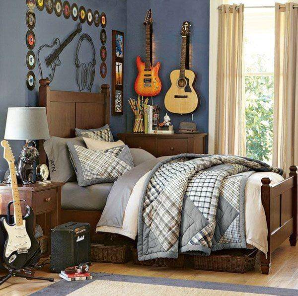 Kamar tidur bertema hobi bermusik (homedesignlover.com)