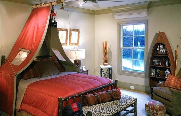 Kamar tidur bertema hobi camping (designcorral.com)