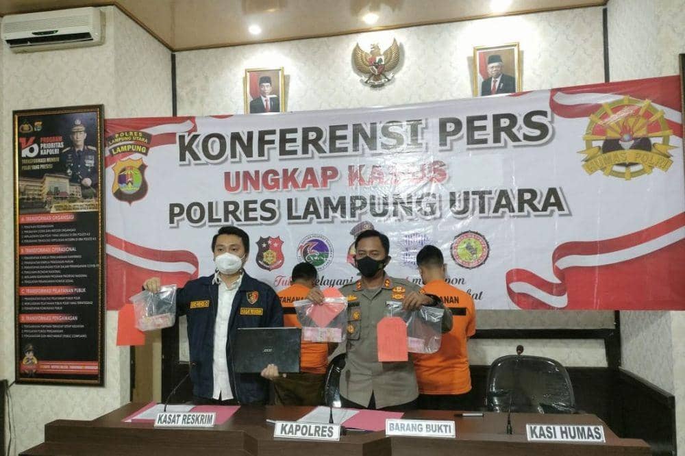 2 oknum ASN Dinas Pemberdayaan Masyarakat dan Desa (PMD) Kabupaten Lampura sebagai tersangka kasus korupsi anggaran Bimtek. (IDN Times/Istimewa)