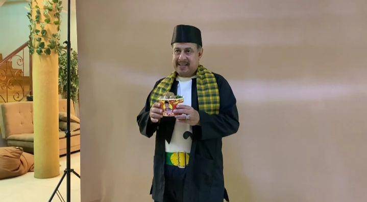 potret surprise store bakso baru orangtua Fadil Jaidi (youtube.com/Fadil Jaidi)