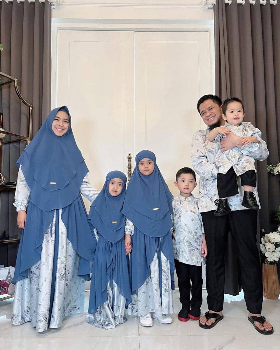 Gamis Syar'i untuk Lebaran (instagram.com/okisetianadewi)