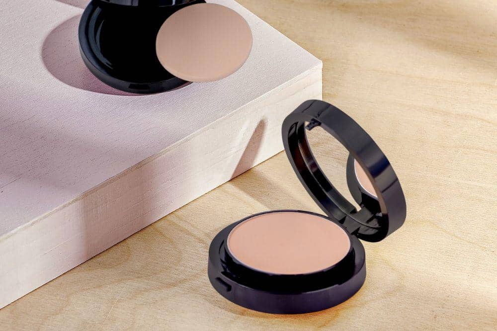 ilustrasi tahapan merias wajah yang simpel (pexels.com/Venus HD makeup)