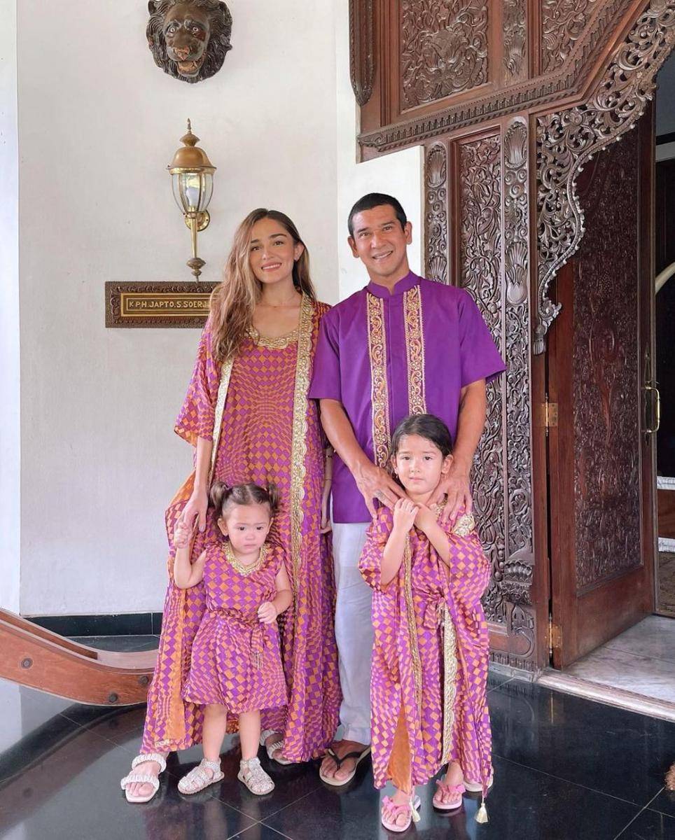 Baju Lebaran Couple (instagram.com/yaswildblood)