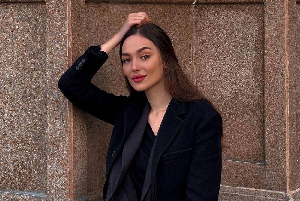 Anna Glubokovskaya (instagram.com/zdesnalevo)