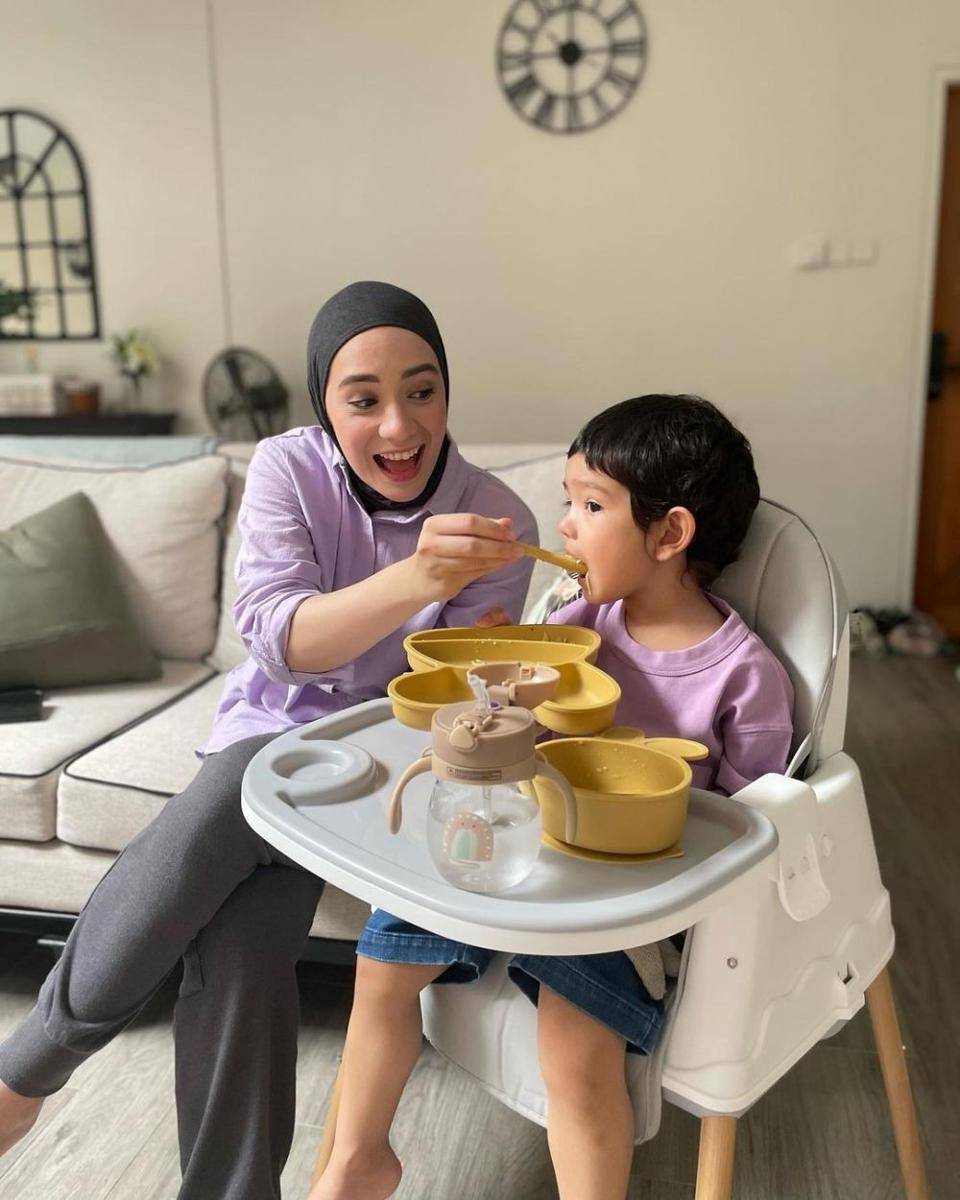 potret Putri Anne momong anak (instagram.com/anneofficial1990)