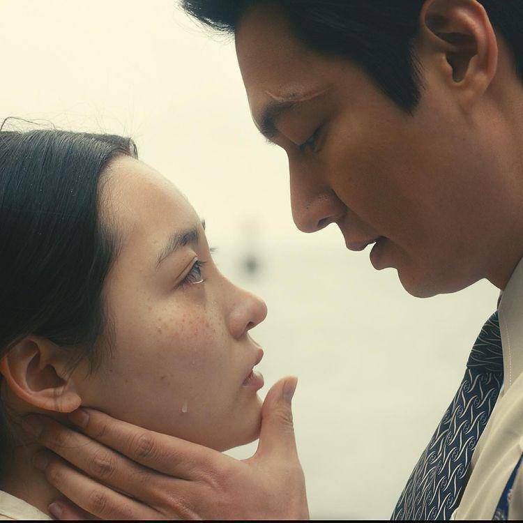 Lee Min Ho dan Kim Min Ha di drama Pachinko (instagram.com/minhakim__)