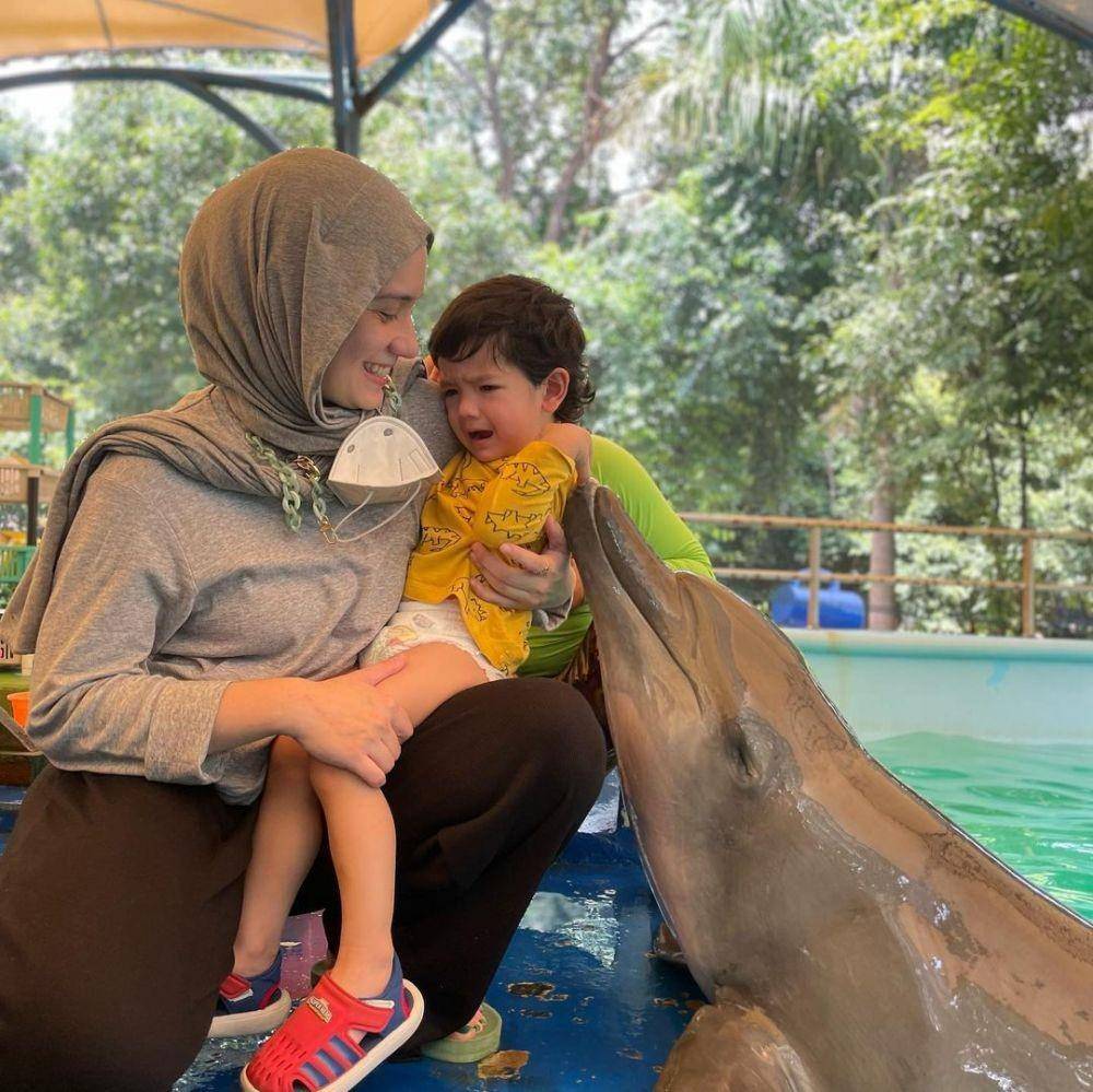 potret Putri Anne momong anak (instagram.com/anneofficial1990)