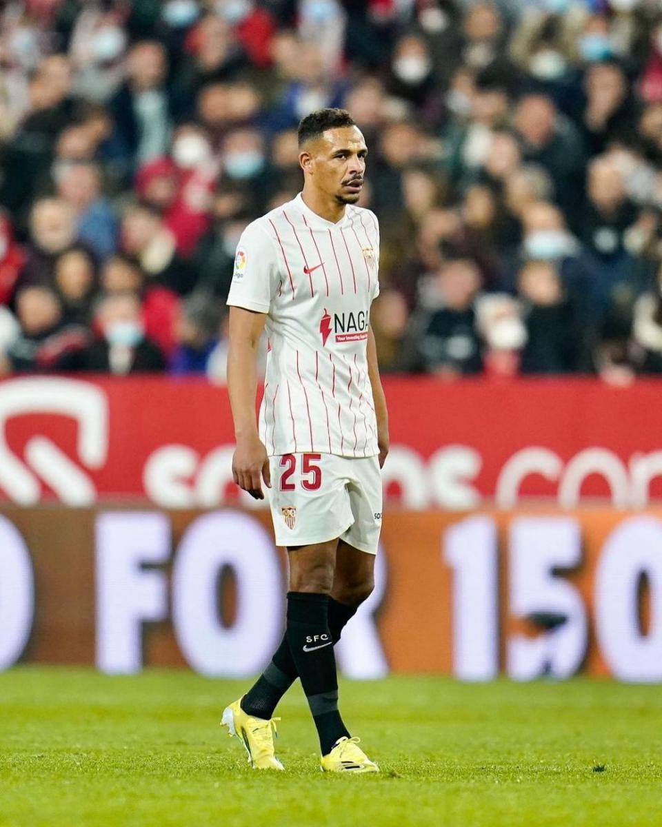 Fernando saat membela Sevilla di LaLiga. (instagram.com/fernandoreges)