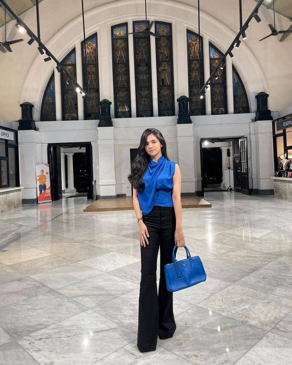 OOTD ala DJ Una (instagram.com/putriuna)