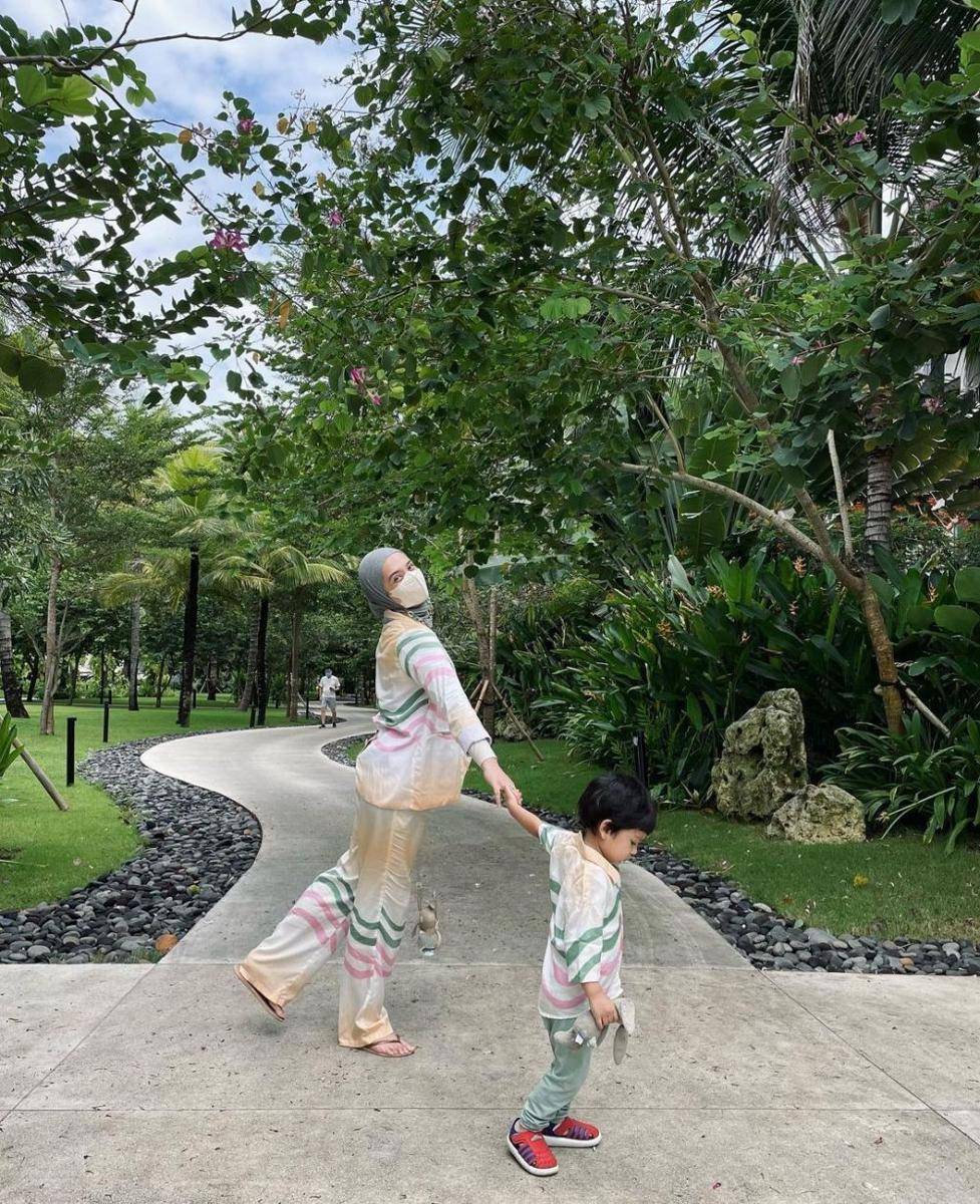 potret Putri Anne momong anak (instagram.com/anneofficial1990)