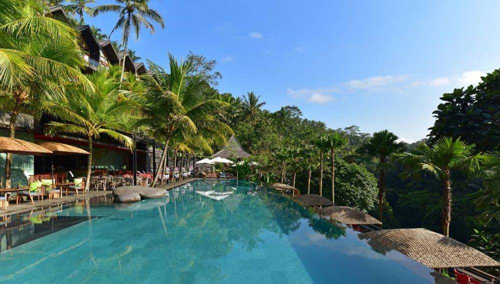 Jungle Fish Pool and Bar (instagram.com/junglefishbali)