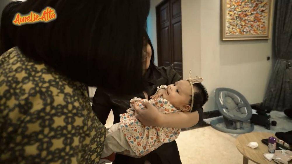 Aurel buka bersama geng SMA (youtube.com/aureliehermansyahofficial)