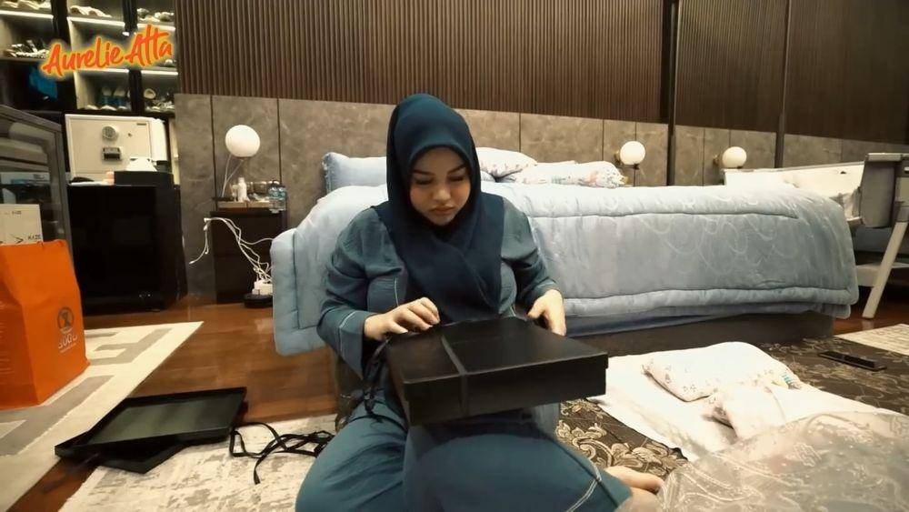 Aurel buka bersama geng SMA (youtube.com/aureliehermansyahofficial)