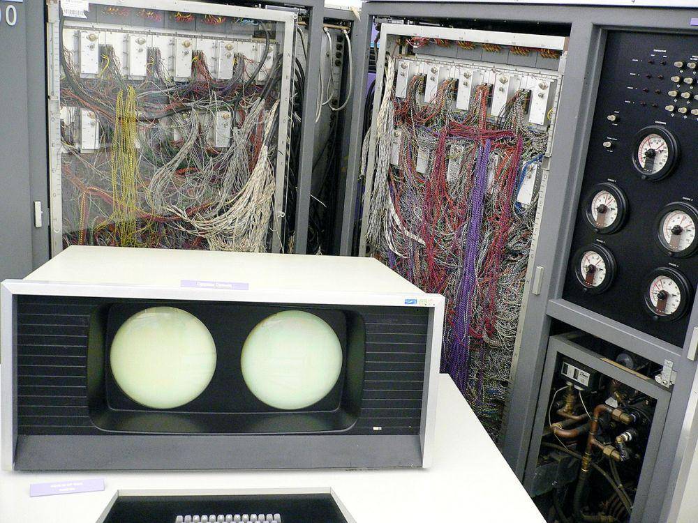 CDC 6600 sempat menjadi komputer canggih pada masanya. (wikimedia.org/Steve Jurvetson from Menlo Park)