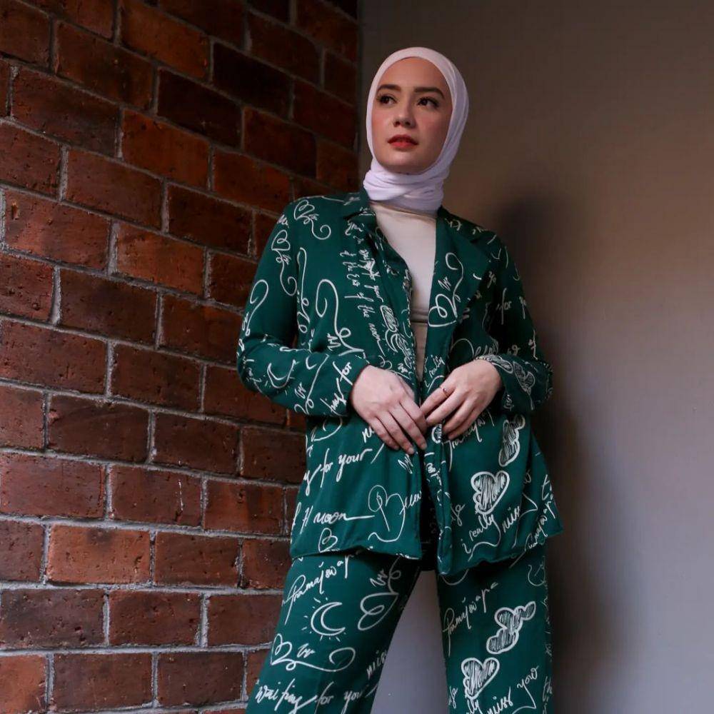 Putri Anne (@valvolks via instagram.com/anneofficial1990)
