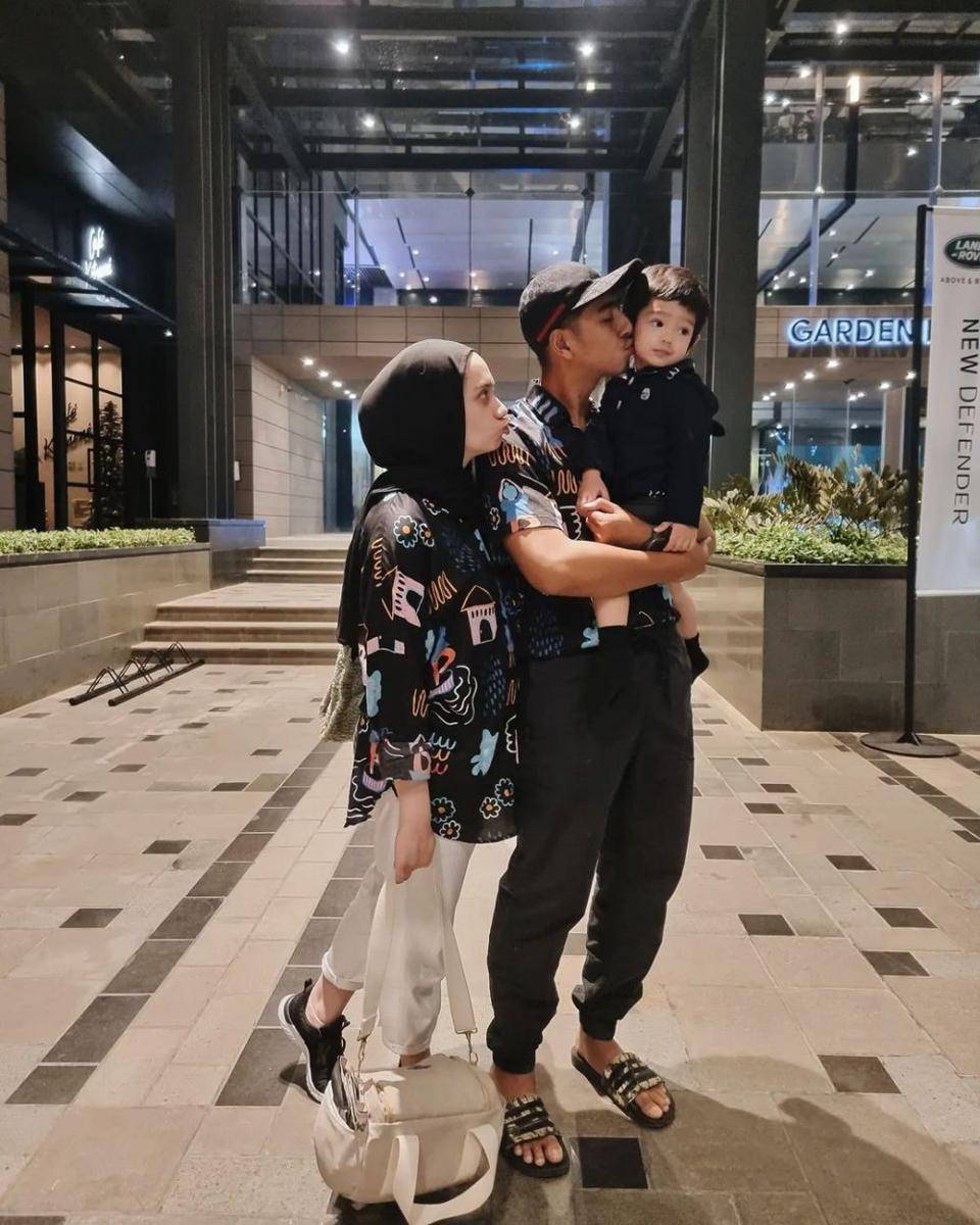 Putri Anne (instagram.com/anneofficial1990)