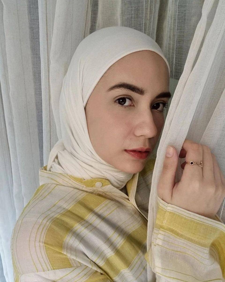 Putri Anne (instagram.com/anneofficial1990)