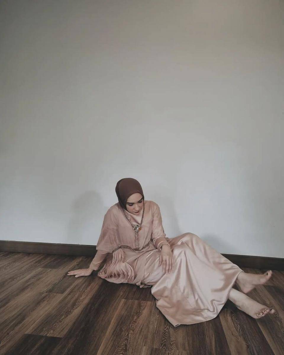 Putri Anne (instagram.com/anneofficial1990)