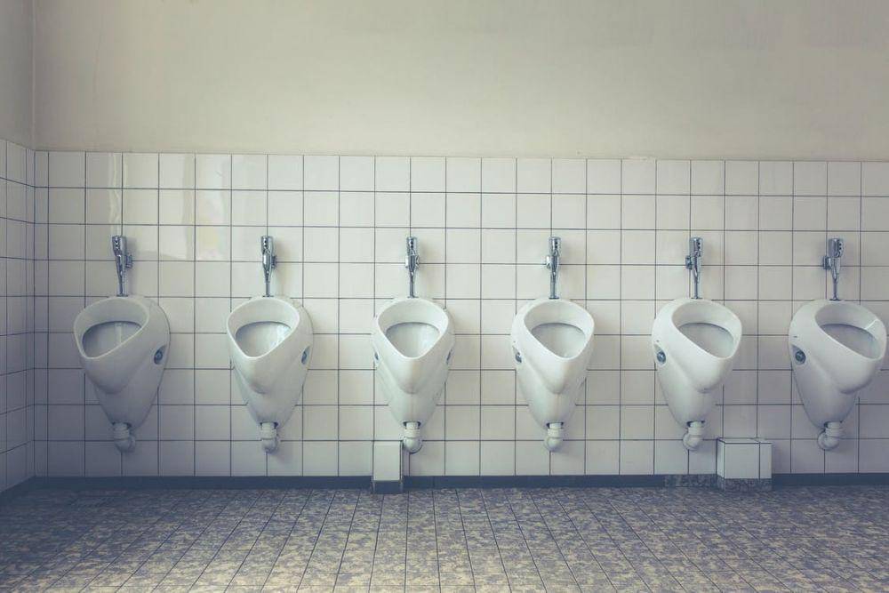 ilustrasi toilet umum (pexels.com/Markus Spiske)