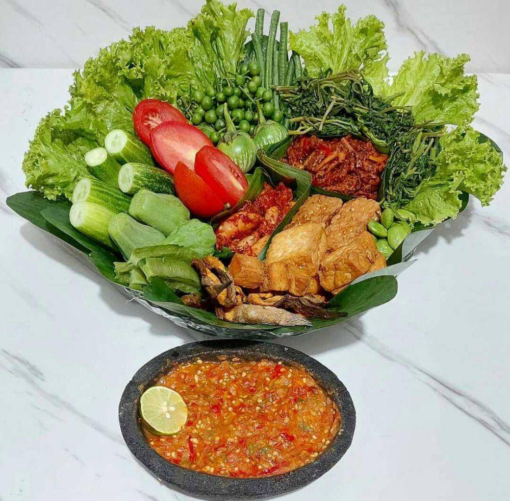 aneka ragam lalapan (instagram.com/wieloify)