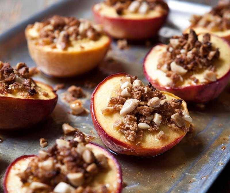 ilustrasi baked peach (hairybikers.com)