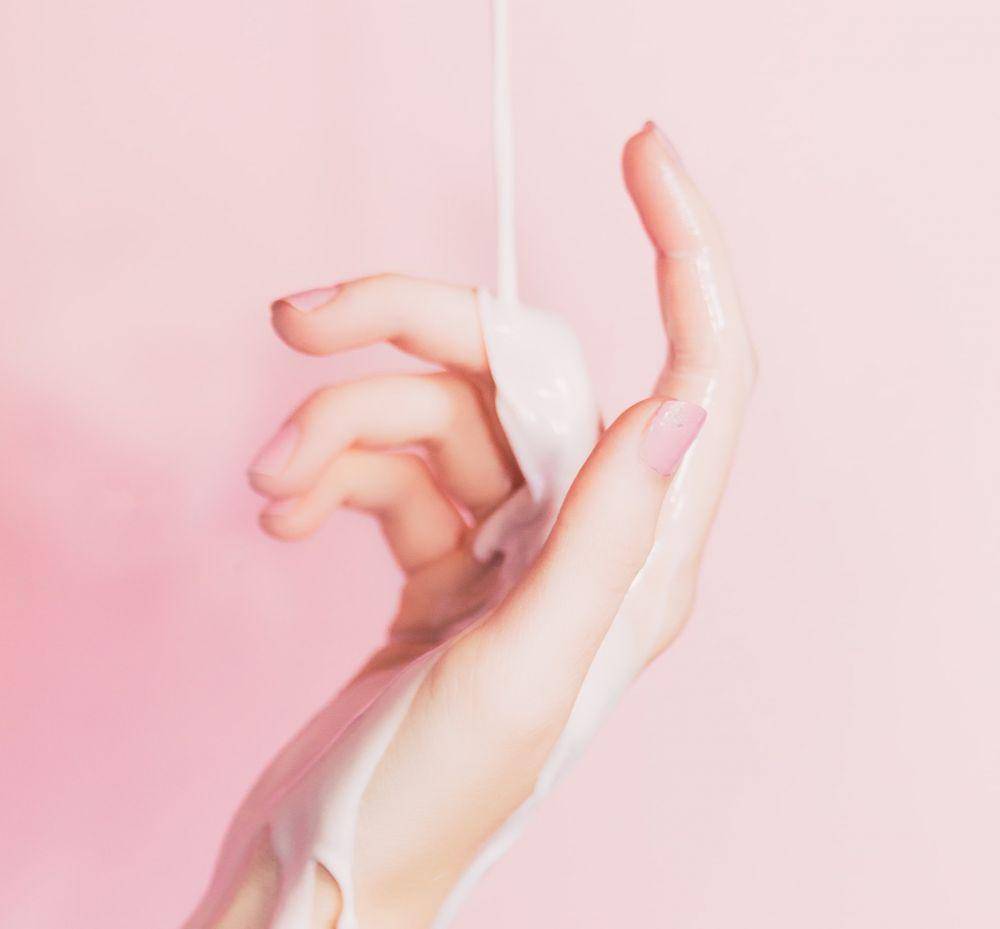 ilustrasi penggunaan losion untuk pelumas seks ternyata tidak aman (unsplash.com/Ian Dooley)