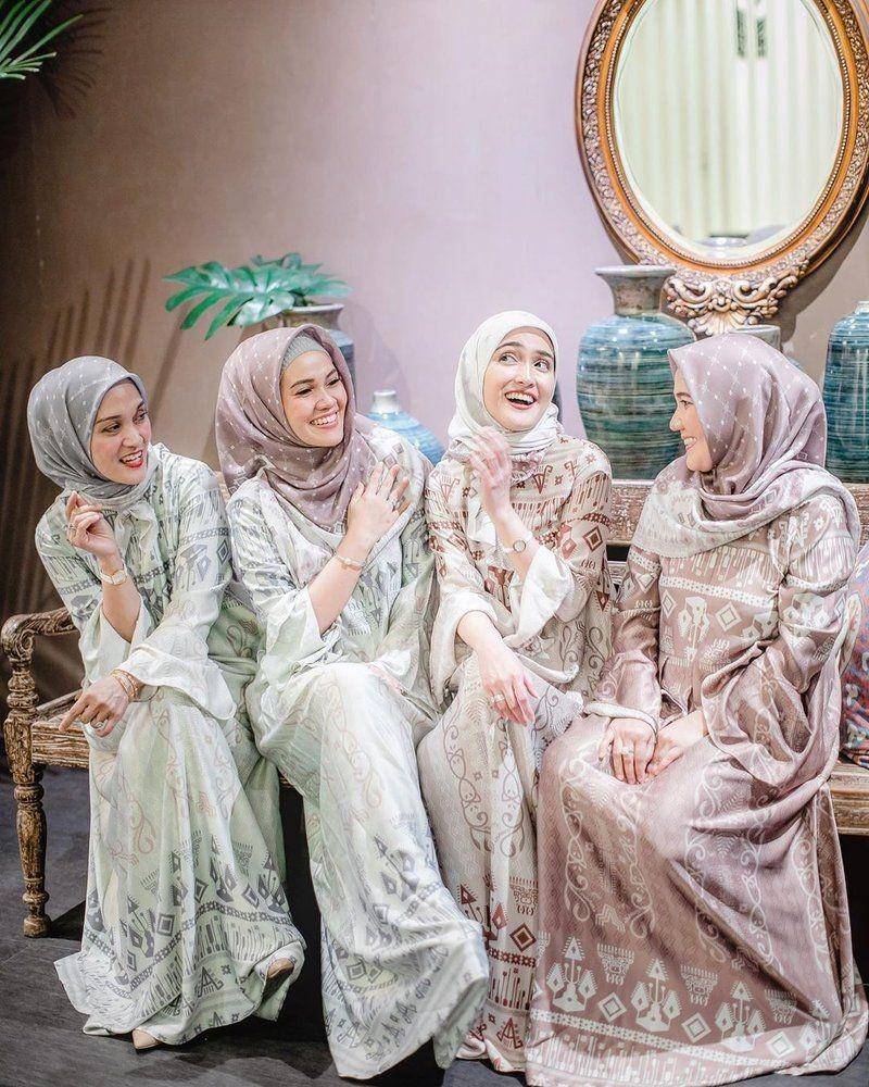 Shandy Aulia dan keluarganya (instagram.com/shandyaulia)
