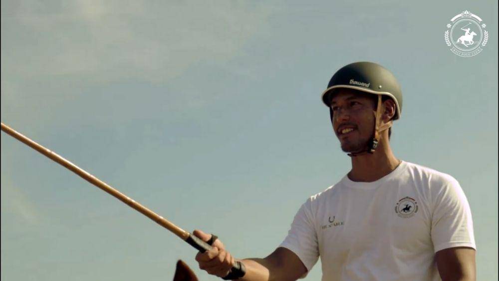 Momen Richard Kyle saat bermain polo berkuda. (instagram.com/balipoloclub)