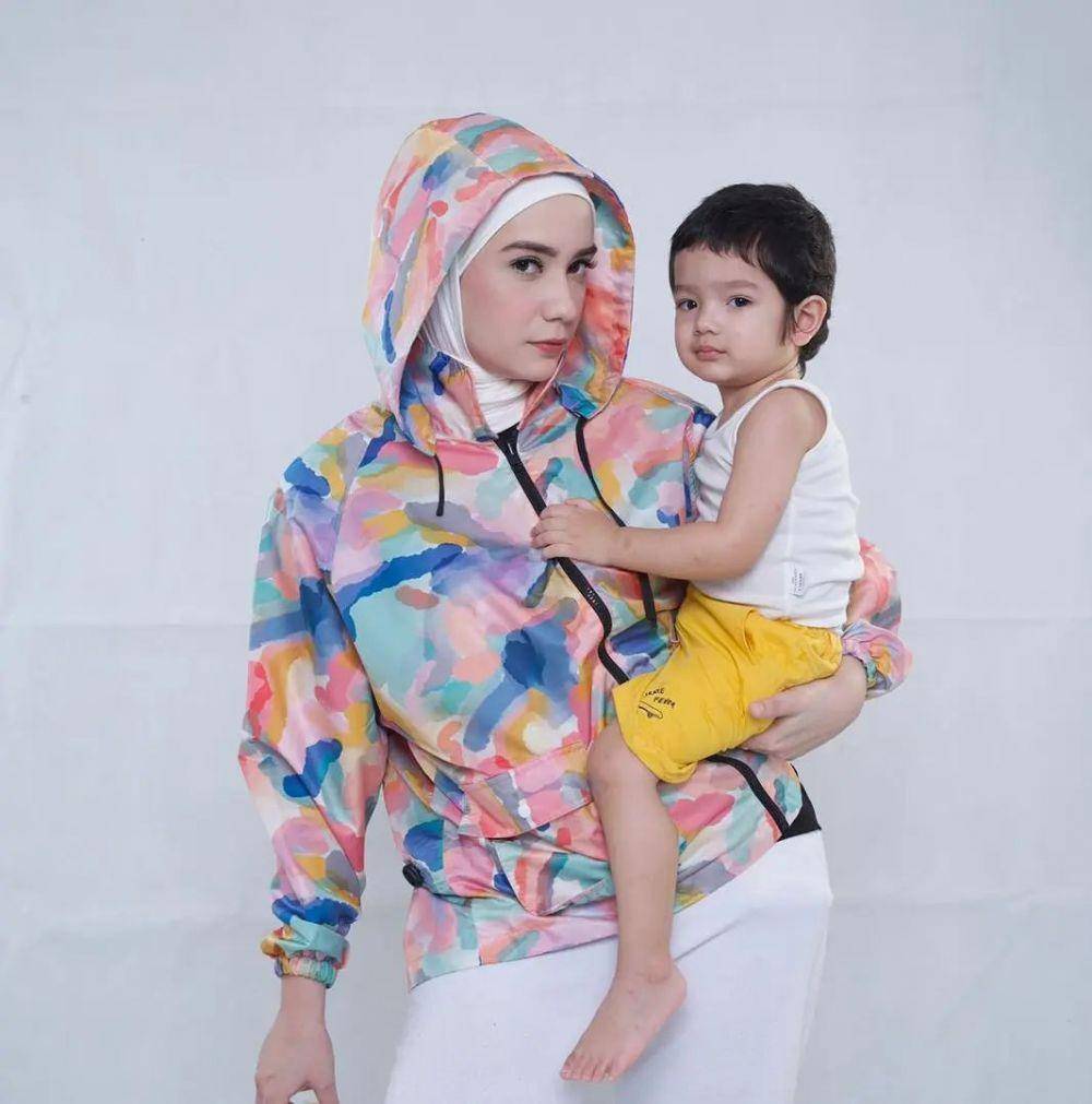 potret Putri Anne momong anak (instagram.com/anneofficial1990)