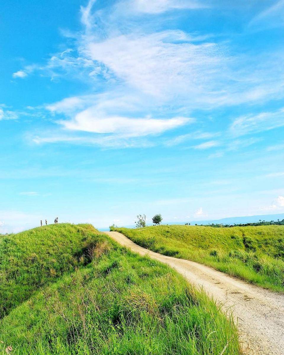 potret Bukit Teletubbies di Luwuk (instagram.com/lelyta_ludong)