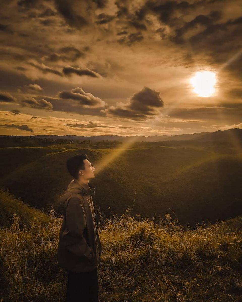 potret Bukit Teletubbies di Luwuk (instagram.com/agelarusu16)
