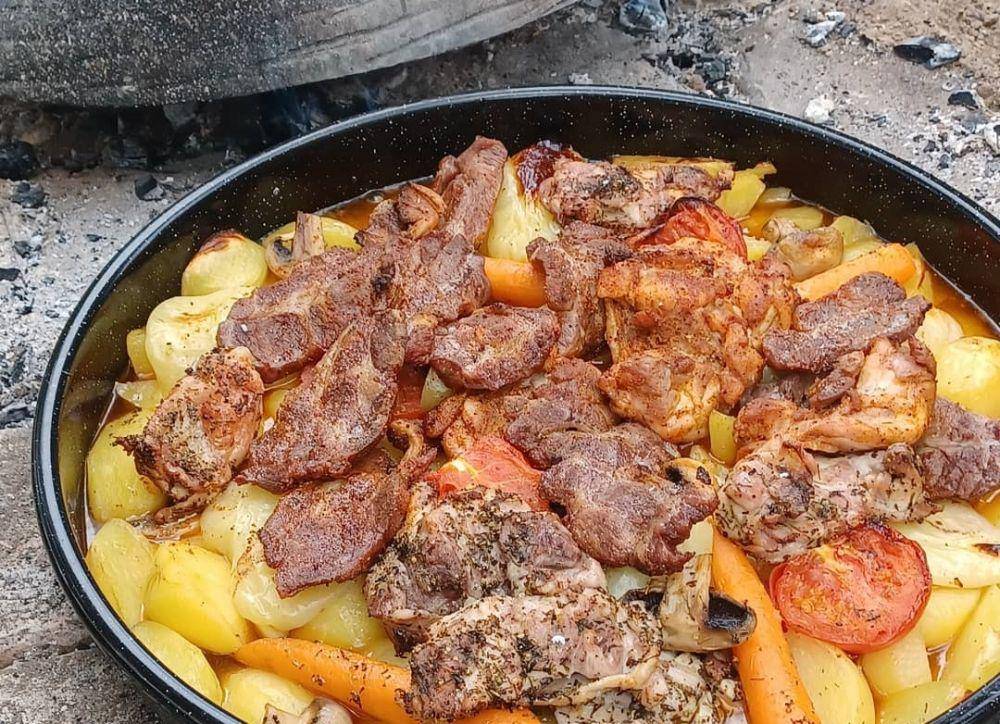 Croatian lamb peka (instagram.com/pekashop.hu)