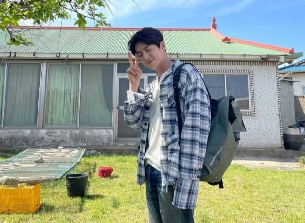 Kim Seon Ho (instagram.com/seonho__kim)