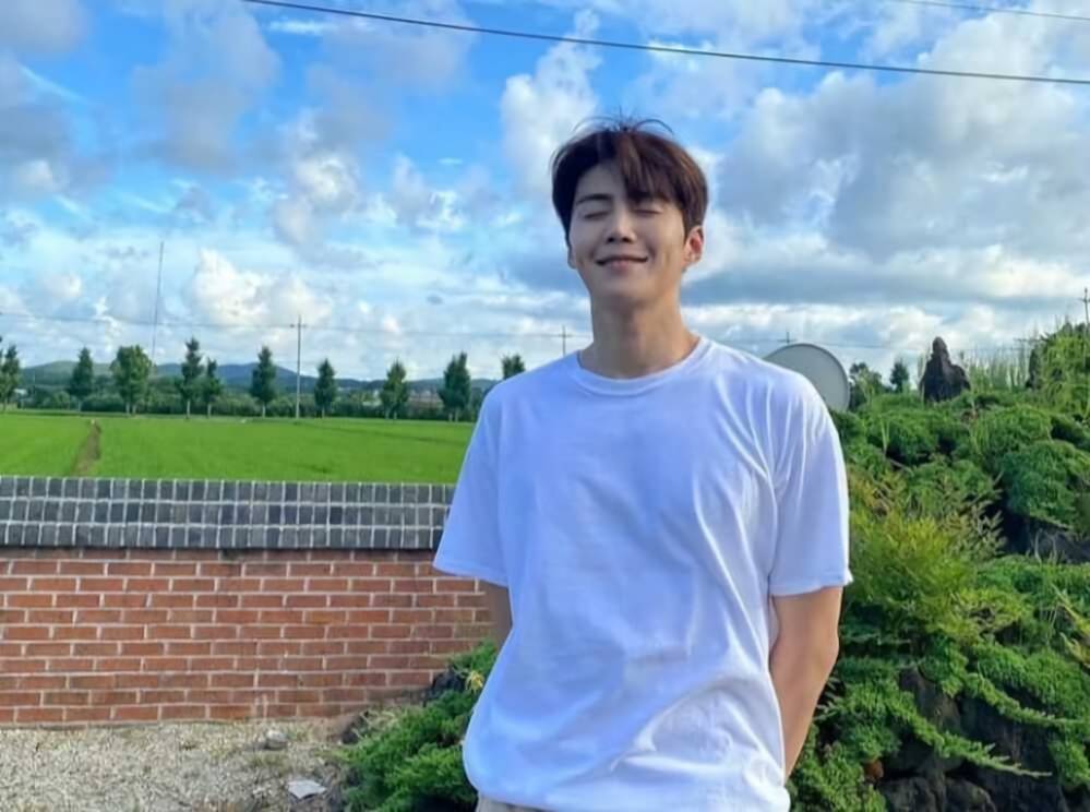 Kim Seon Ho (instagram.com/seonho__kim)