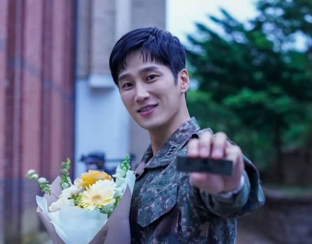 Ahn Bo Hyun di Military Prosecutor Doberman (instagram.com/bohyunahn)