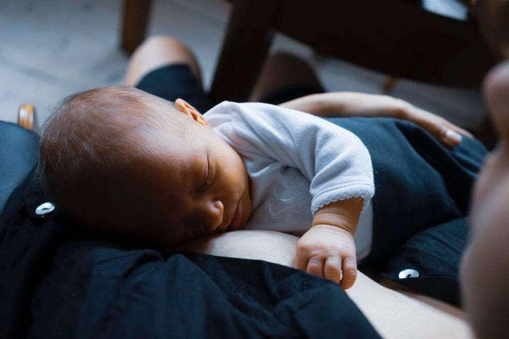 Psikosis Postpartum: Gejala, Faktor Risiko, Diagnosis, dan Perawatan