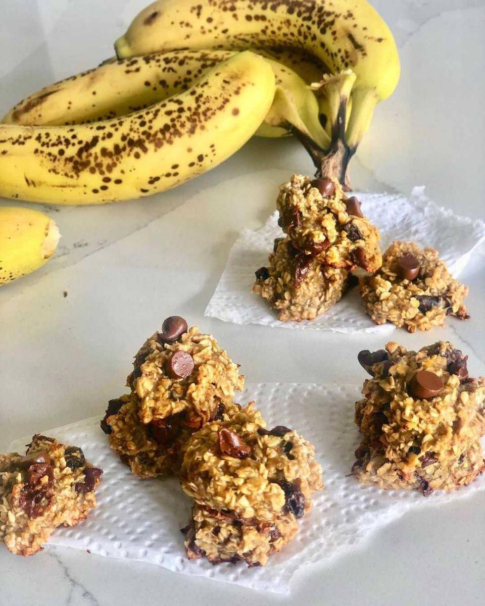 Banana oat cookies (instagram.com/onthegowithnimrah)