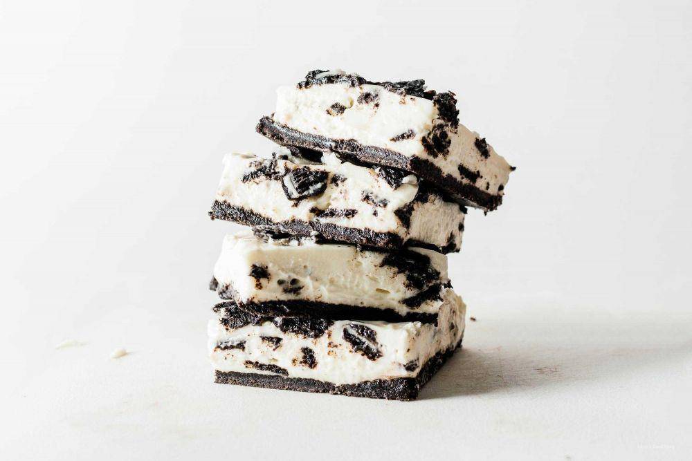 ilustrasi oreo cheesecake bars (iamafoodblog.com)
