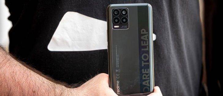 Realme 8 (gsmarena.com)