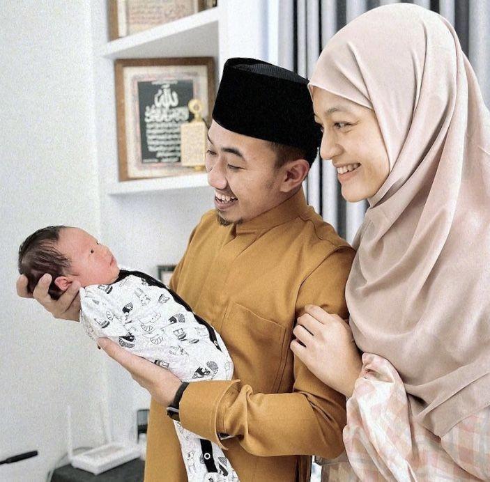 10 Potret Lahiran Pertama Jihan Salsabila, Istri Ustaz Syam