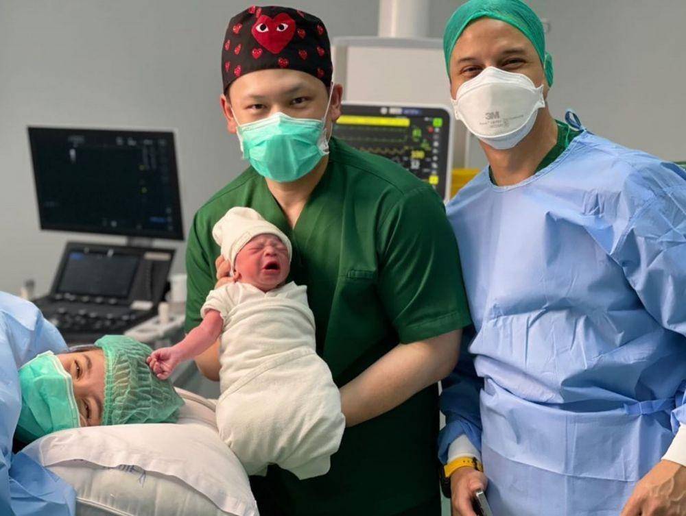 Lidi Brugman melahirkan anak kedua (Instagram.com/_luckyperdana_/)
